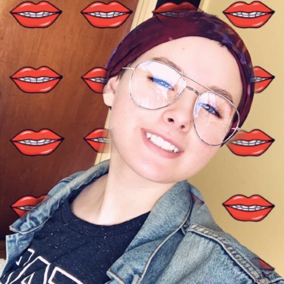 Poshmark profile picture for @sprouts